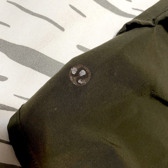 LULULEMON SHORTS - Picture 3 of 3